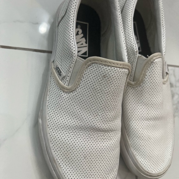 Vans - Picture 3 of 5